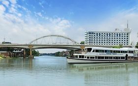 โรงแรมกรุงศรีริเวอร์